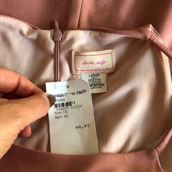 Love...Ady  Scalloped Trim Shift Dress - Picture 5 of 5